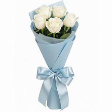 Букет 5 Белых роз Проуд в Гряды