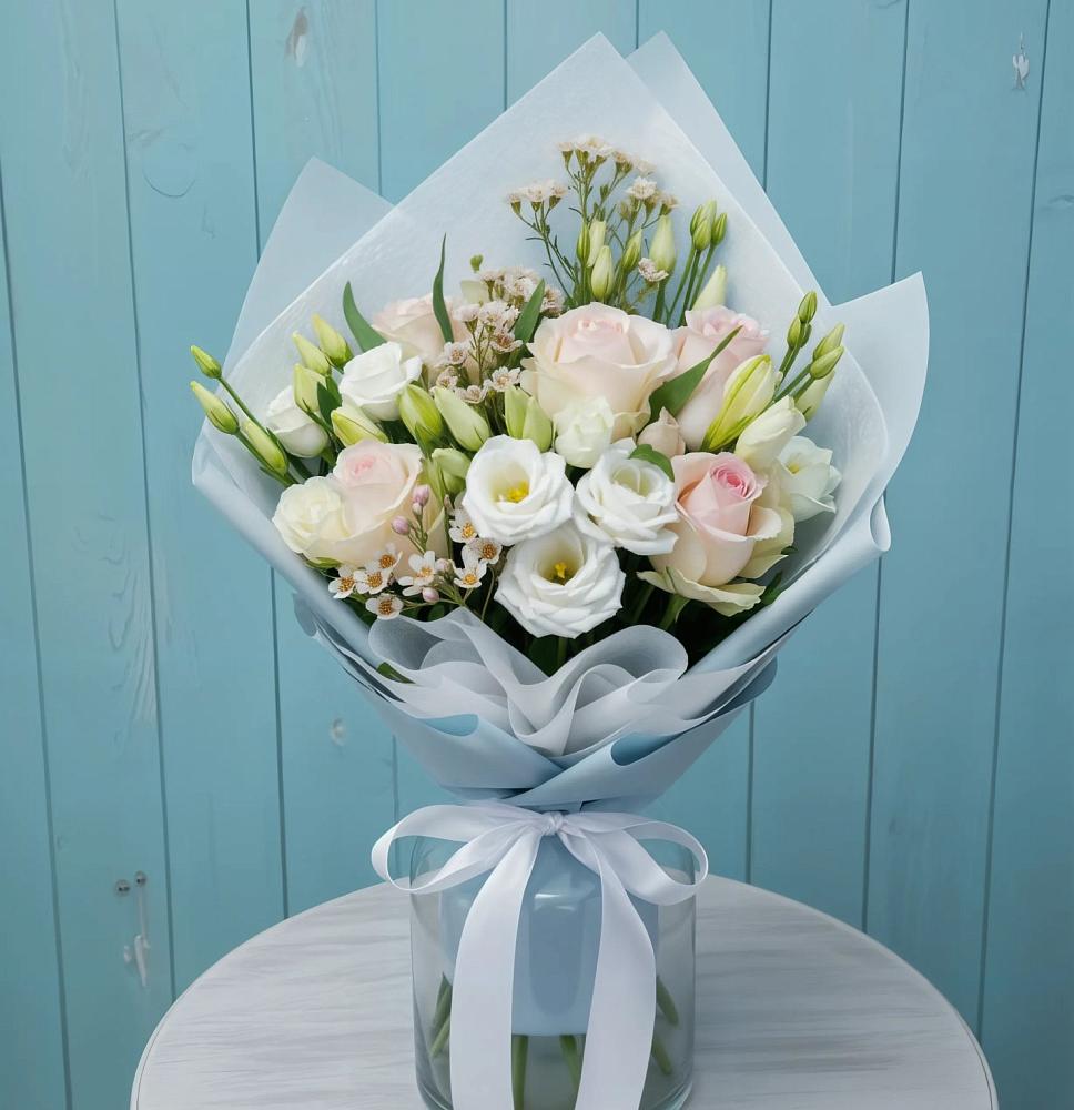 Букет цветов из: Розы и Лизиантусы в Гряды