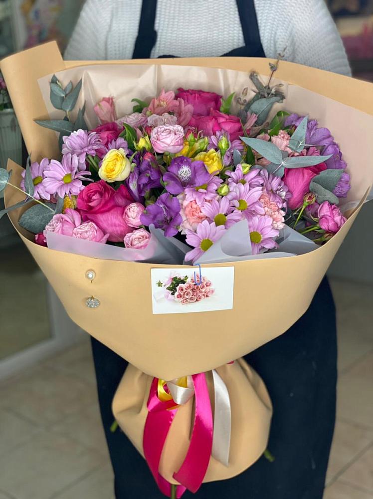 Букет цветов из: Хризантемы, Гвоздики и Альстромерии в Гряды