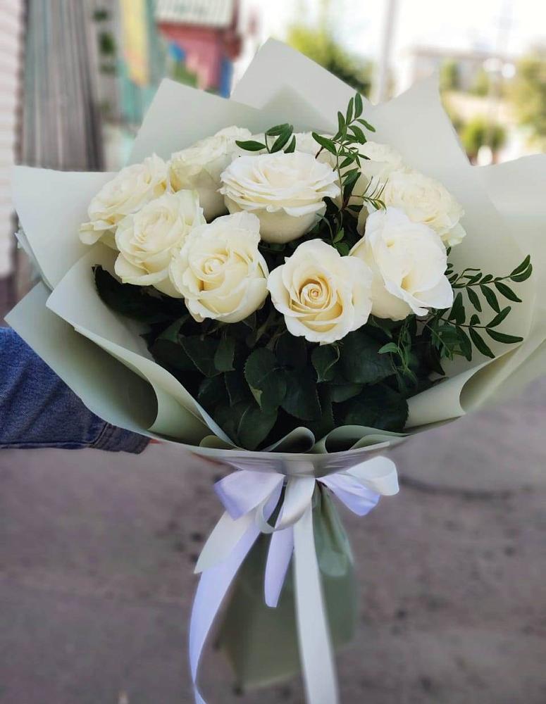 Букет Белые розы Проуд в Гряды