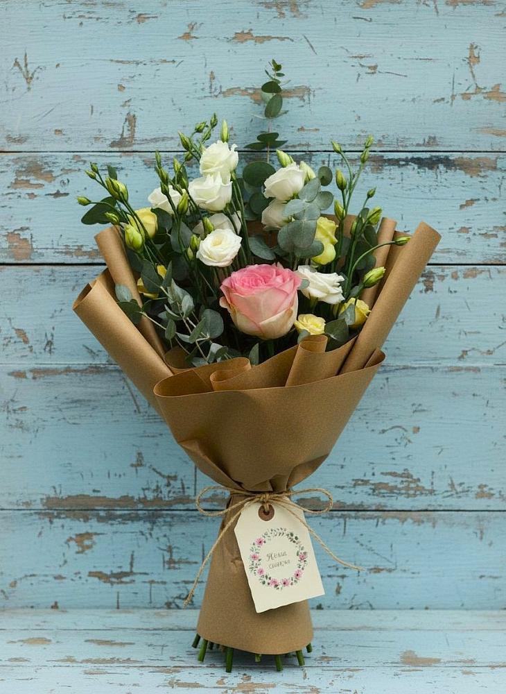 Букет цветов из: Розы и Лизиантусы в Гряды