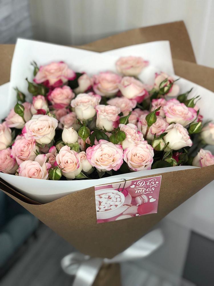 Букет цветов из: Розы в Гряды