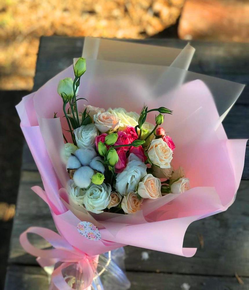 Букет цветов из: Розы и Лизиантусы в Гряды