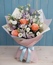 Букет цветов из:  Лизиантусы, Розы, Альстромерии и Гипсофила в Гряды