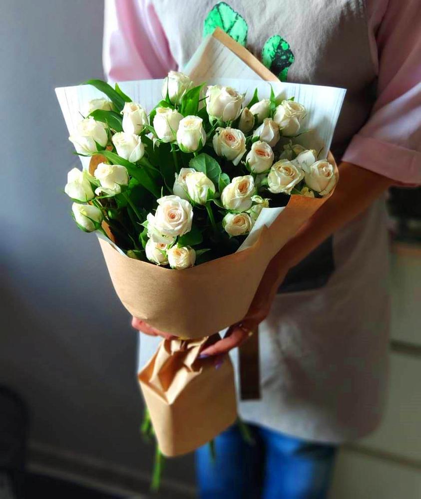 Букет цветов из: Розы в Гряды