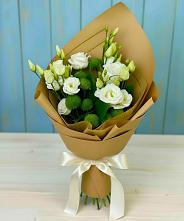 Букет цветов из:  Хризантемы и Лизиантусы в Гряды