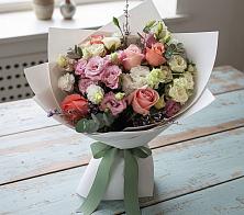 Букет цветов из:  Розы, Лизиантусы и Гвоздики в Гряды