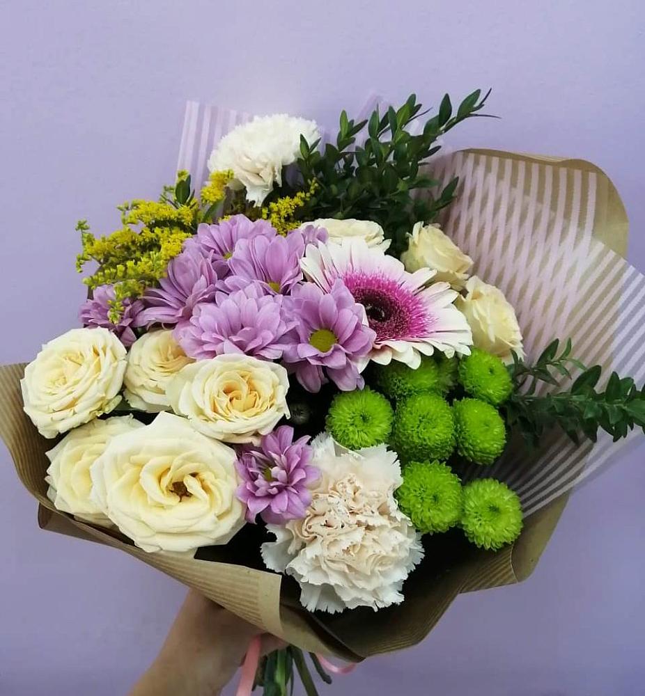 Букет цветов из: Хризантемы, Розы, Гвоздики и Герберы в Гряды