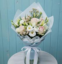 Букет цветов из:  Розы и Лизиантусы в Гряды