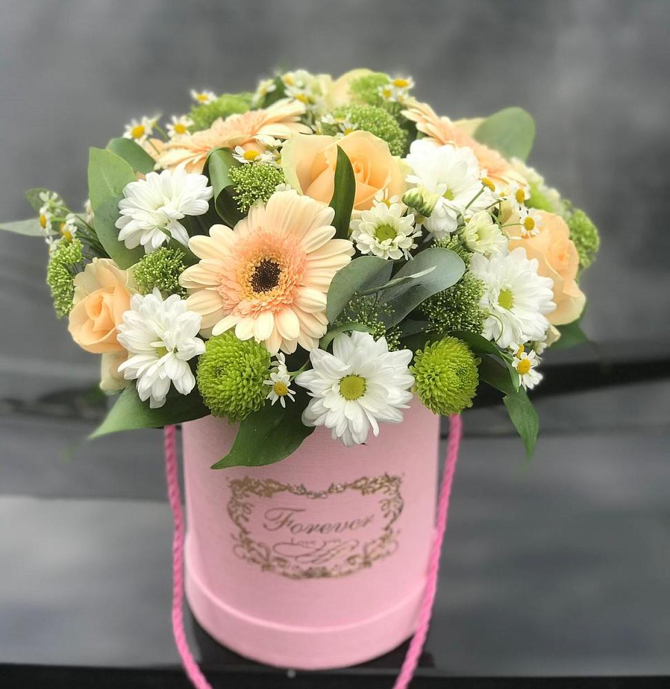 Цветочная композиция из Розы, Герберы и Хризантемы в шляпной коробке в Гряды