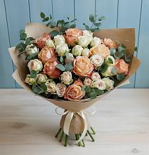 Букет цветов из:  Альстромерии и Розы в Гряды