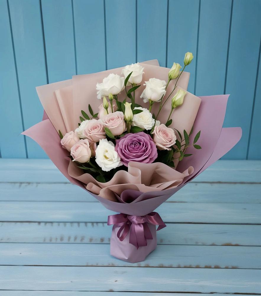 Букет цветов из: Розы и Лизиантусы в Гряды