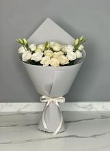 Букет цветов из:  Розы и Лизиантусы в Гряды